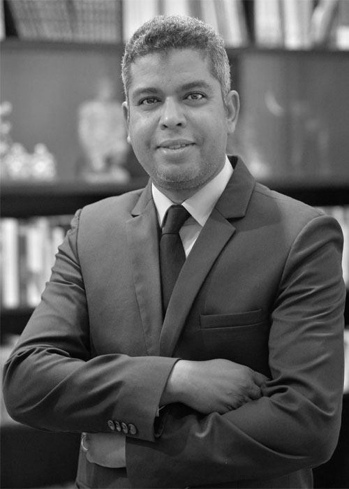 الأستاذ هشام لحمام